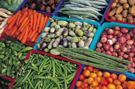 picture of vegetables in market stall